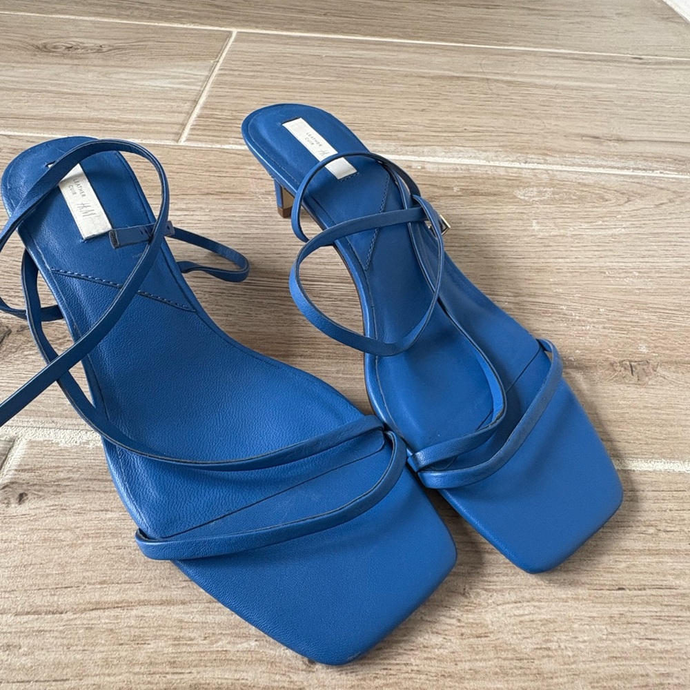 Elegant Blue Strappy Sandals